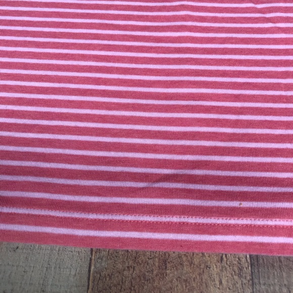 Woman’s Vineyard vines VNeck Striped TSHIRT - Picture 2 of 7